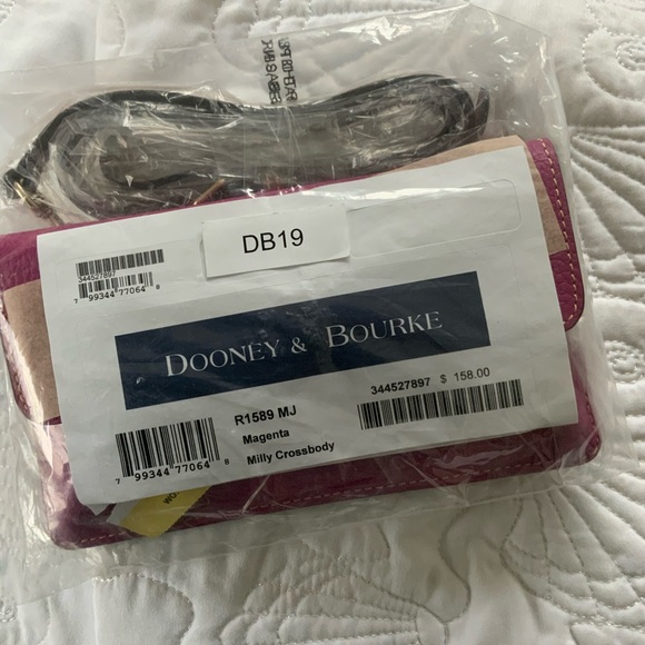 Dooney & Bourke Pebbled Leather Milly Crossbody Wallet/Bag NWT - Picture 5 of 7